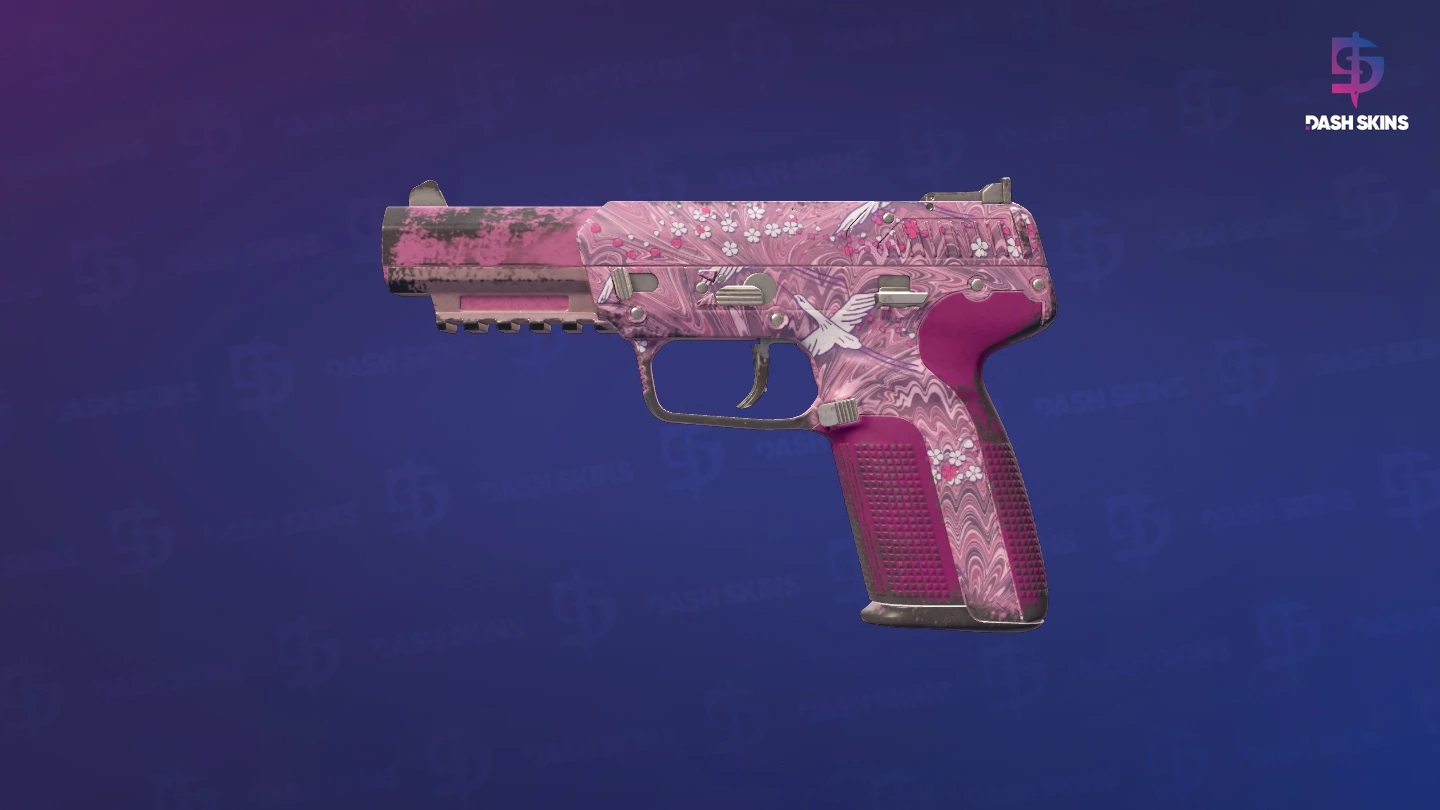 Five-SeveN | Fraise Crane (Field-Tested) Screenshot Playside
