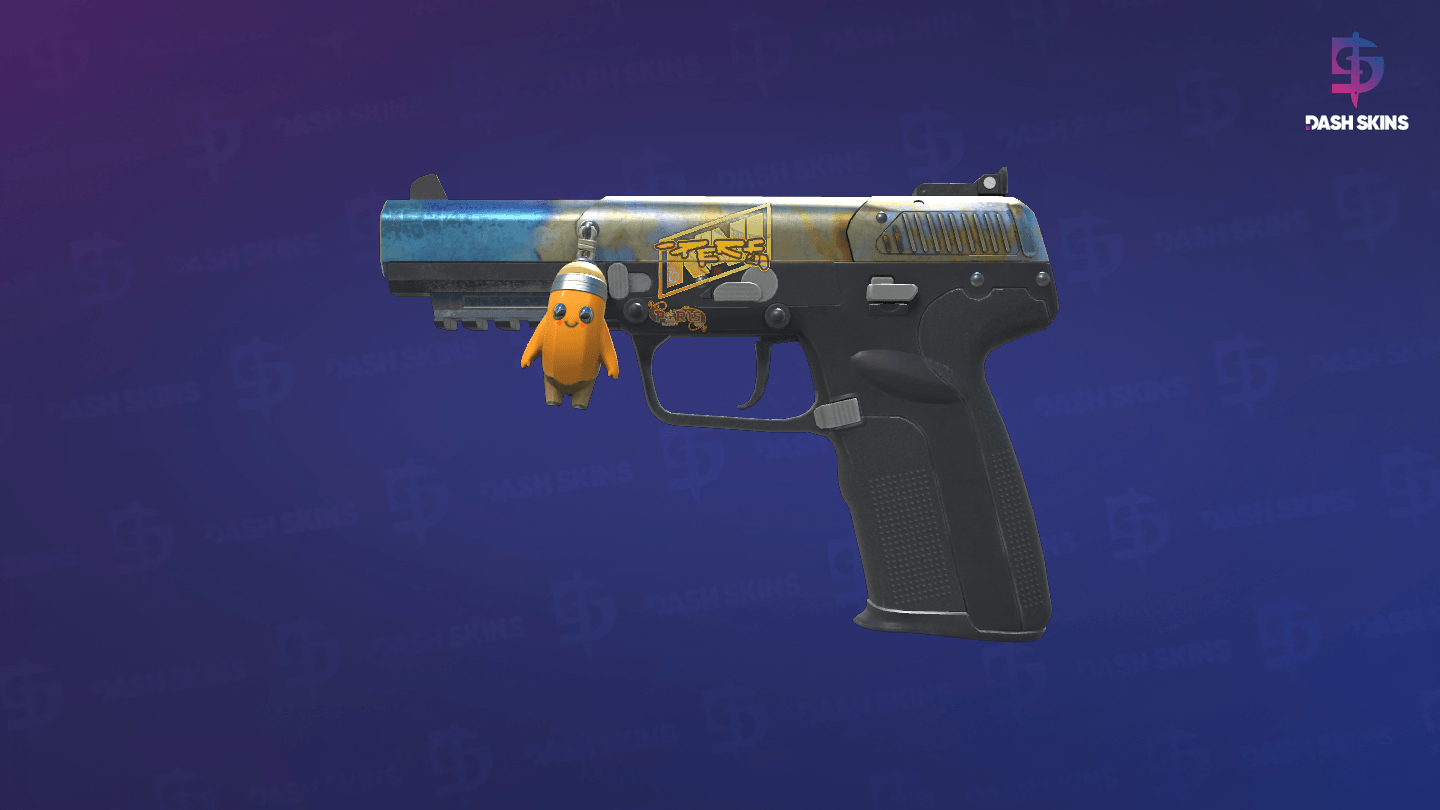 Five-SeveN | Case Hardened (Well-Worn) Screenshot Playside